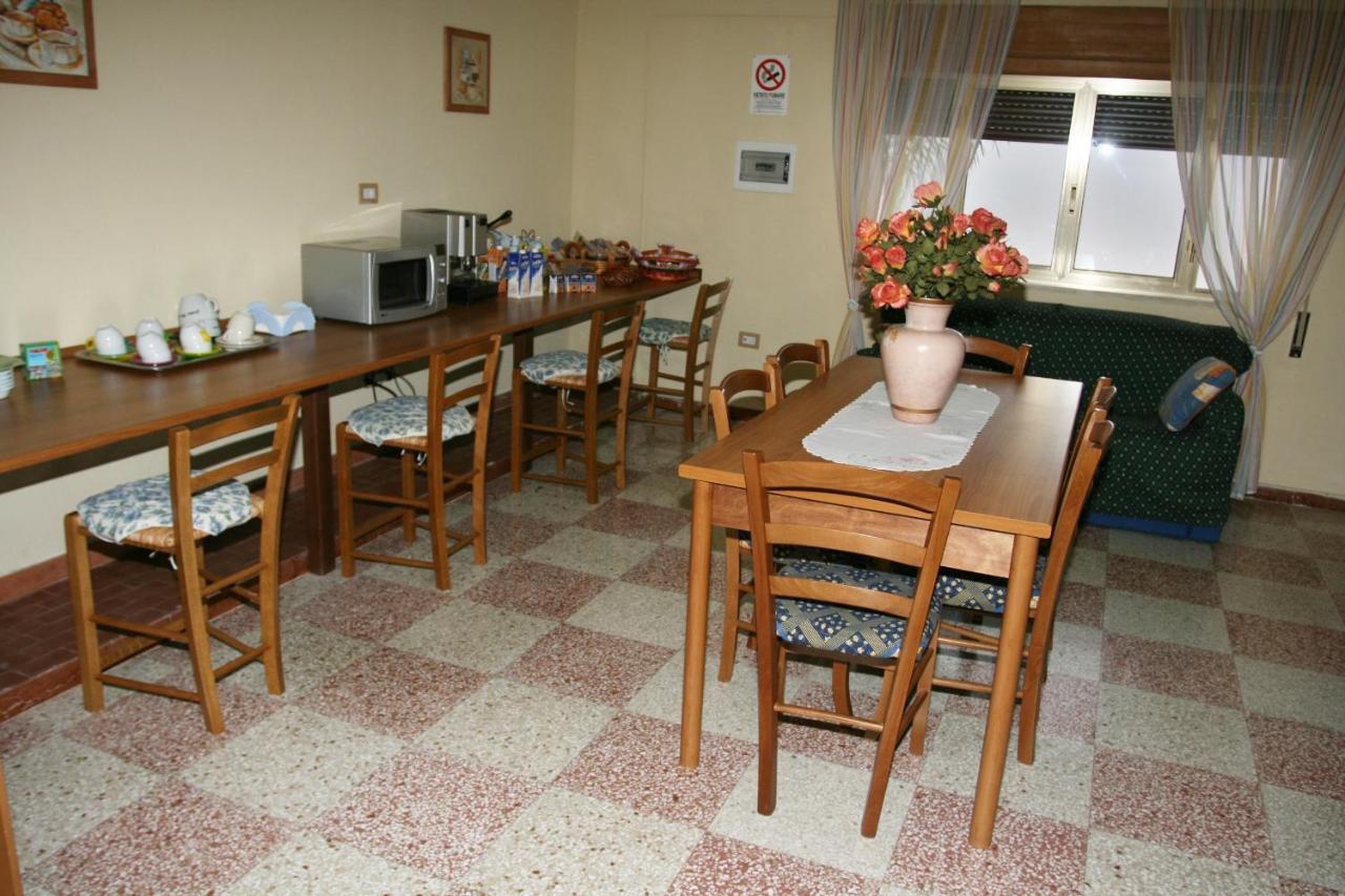 Salento Al Mare Bed and Breakfast Taviano  Buitenkant foto